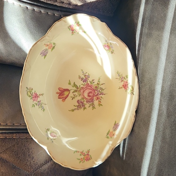 Final Price/Homer Laughlin Serving Bowl - Picture 1 of 7